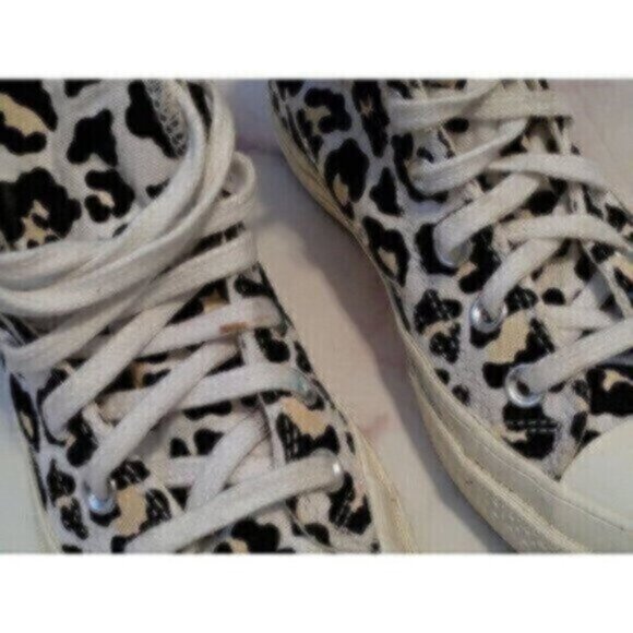 Converse women's size 5 Custom Chuck Taylor Cheetah Print Hi-Top sneakers - Picture 9 of 9